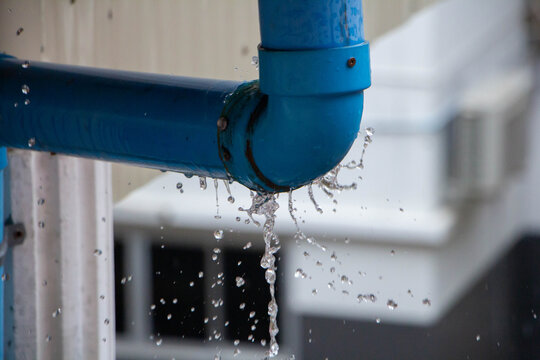 Water leak repair by professional plumber