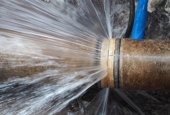 Xceed Plumbing repairing burst pipe in Sydney